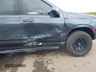 2021 Chevrolet Suburban Z71 с VIN 1GNSKDKD2MR379098, выставлен на аукционе IAAI как лот 41836921 с пробегом 53 532 миль миль и . История ставок и продаж доступна на DreamBid. Изображение 6.