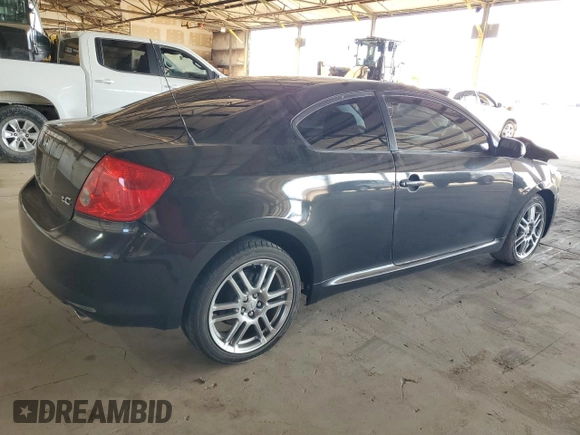 2006 Scion tC z VIN JTKDE177X60065130, wystawiony jako Copart lot #54946675 z przebiegiem 60 926 mil mil oraz Szkoda całkowita • Salvage title. Historia ofert i sprzedaży dostępna na DreamBid. Obrazek 3.