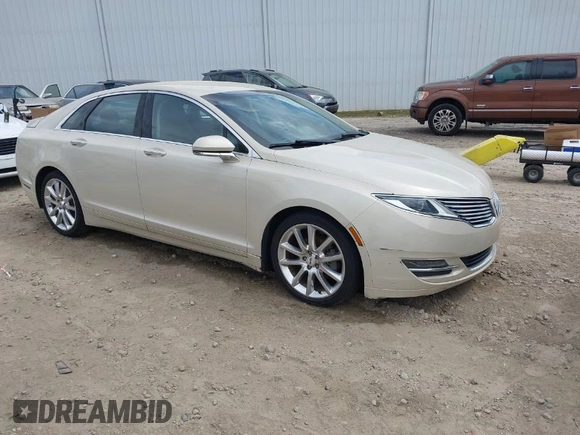 2015 Lincoln MKZ Hybrid with VIN 3LN6L2LU2FR623121, listed as a IAAI auction lot 41970272 with 209,510 mi miles. Bid and sale history available at carsss.com. Image 1.