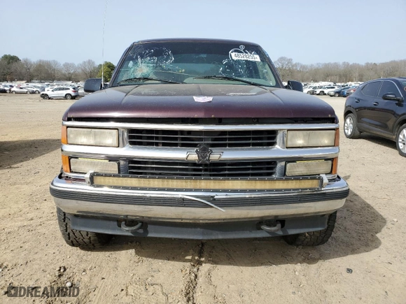 1996 Chevrolet Tahoe with VIN 3GNEK18R9TG128138, listed as a Copart auction lot 48528255 with 233,077 mi miles and Clean Title. Bid and sale history available at carsss.com. Image 5.