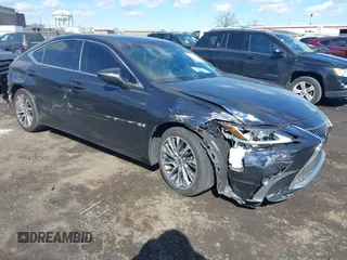 2019 Lexus ES 350 with VIN 58ABZ1B13KU043290, listed as a IAAI auction lot 41694086 with 72,984 mi miles and . Bid and sale history available at DreamBid. Image 1.