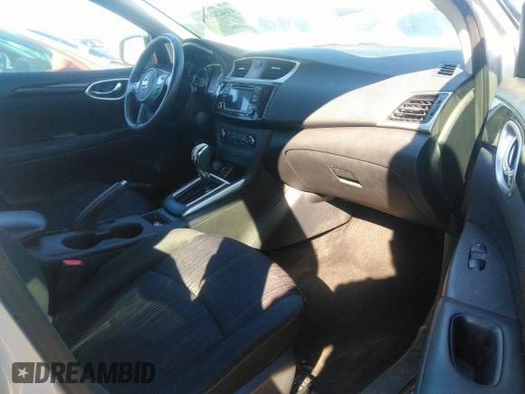2017 Nissan Sentra S z VIN 3N1AB7AP6HY372790, wystawiony jako IAAI lot #41424894 z przebiegiem 107 539 mil mil oraz . Historia ofert i sprzedaży dostępna na DreamBid. Obrazek 5.