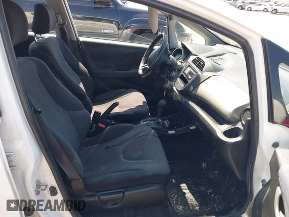 2009 Honda Fit Sport с VIN JHMGE884X9S031777, выставлен на аукционе IAAI как лот 42482823 с пробегом 317 667 миль миль и . История ставок и продаж доступна на DreamBid. Изображение 5.