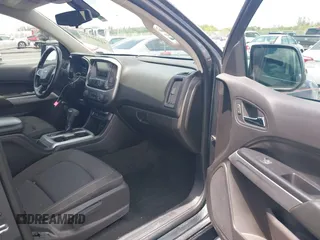 2018 Chevrolet Colorado 2WD LT z VIN 1GCGSCEA9J1137767, wystawiony jako IAAI lot #42389519 z przebiegiem 116 547 mil mil oraz . Historia ofert i sprzedaży dostępna na DreamBid. Obrazek 5.