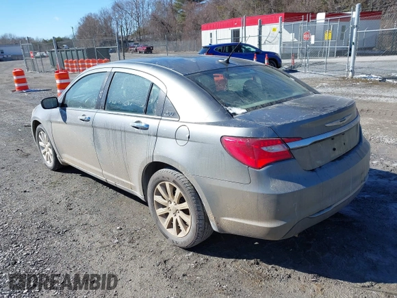 2013 Chrysler 200 Limited with VIN 1C3CCBCG5DN500547, listed as a IAAI auction lot 41618555 with 161,839 mi miles. Bid and sale history available at carsss.com. Image 3.