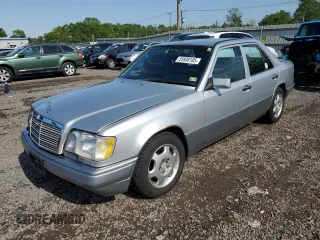 1995 Mercedes-Benz E 320 with VIN WDBEA32E1SC228604, listed as a Copart auction lot 55938105 with 181,204 mi miles and Clean Title. Bid and sale history available at DreamBid. Image 1.