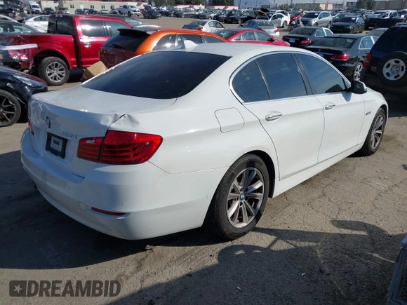 2016 BMW 5 Series 528i z VIN WBA5A5C54GG349104, wystawiony jako IAAI lot #41612678 z przebiegiem 92 449 mil mil oraz . Historia ofert i sprzedaży dostępna na DreamBid. Obrazek 4.
