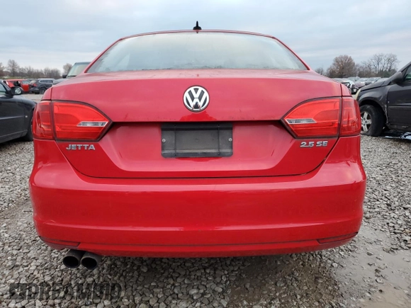 2011 Volkswagen Jetta SE with VIN 3VWDZ7AJ2BM362108, listed as a Copart auction lot 82334824 with 39,617 mi miles and Salvage title. Bid and sale history available at DreamBid. Image 6.