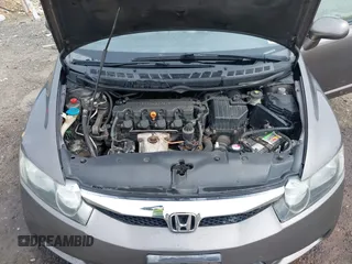 2009 Honda Civic z VIN 1HGFA15999L023648, wystawiony jako IAAI lot #42292289 z przebiegiem 279 822 mil mil oraz . Historia ofert i sprzedaży dostępna na DreamBid. Obrazek 10.