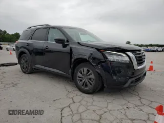 2022 Nissan Pathfinder SV z VIN 5N1DR3BA6NC222512, wystawiony jako Copart lot #56241445 z przebiegiem 57 662 mil mil oraz Szkody całkowita. Historia ofert i sprzedaży dostępna na DreamBid. Obrazek 4.