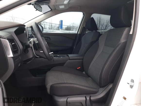 2022 Nissan Rogue S z VIN 5N1BT3AA5NC703071, wystawiony jako Copart lot #87259384 z przebiegiem Nie podano mil oraz Nie do naprawy • Non repairable. Historia ofert i sprzedaży dostępna na DreamBid. Obrazek 7.