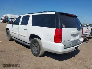 2009 GMC Yukon XL SLT w/4SB with VIN 1GKFC36J49R210309, listed as a IAAI auction lot 42025315 with 236,004 mi miles. Bid and sale history available at carsss.com. Image 3.