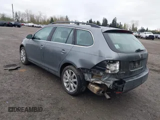 2014 Volkswagen Jetta SportWagen TDI w/Sunroof & Nav with VIN 3VWPL7AJ2EM628181, listed as a IAAI auction lot 41912871 with 78,268 mi miles. Bid and sale history available at carsss.com. Image 3.