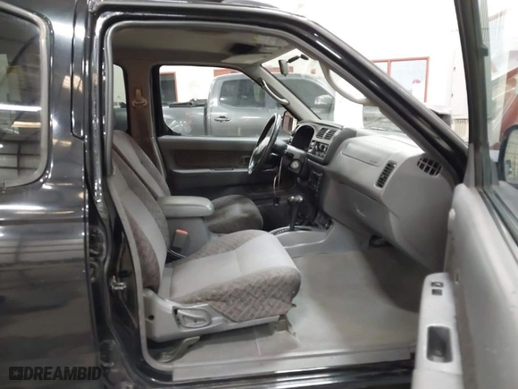 2000 Nissan Xterra XE with VIN 5N1ED28Y0YC521984, listed as a IAAI auction lot 41845992 with NaN miles. Bid and sale history available at carsss.com. Image 5.