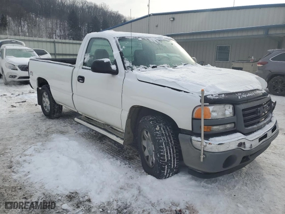 2005 GMC New Sierra 1500 SL with VIN 1GTEK14V75Z349719, listed as a Copart auction lot 86361254 with 70,658 mi miles and Salvage Title. Bid and sale history available at carsss.com. Image 4.