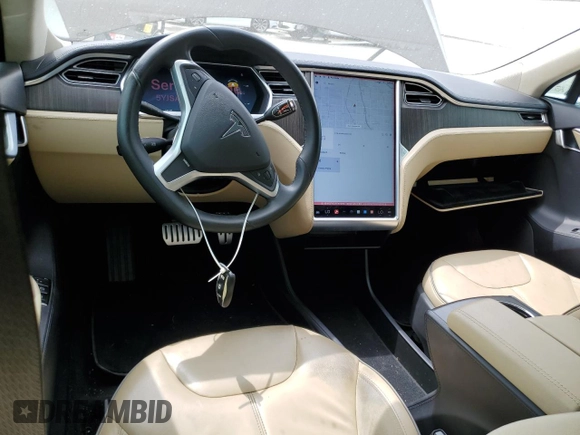 2013 Tesla Model S Performance z VIN 5YJSA1DP0DFP18285, wystawiony jako Copart lot #58437215 z przebiegiem 130 059 mil mil oraz Czysty tytuł • Clean title. Historia ofert i sprzedaży dostępna na DreamBid. Obrazek 8.
