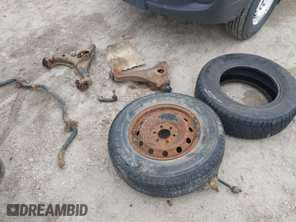 2013 Ford F-150 XL z VIN 1FTFX1EFXDFA24964, wystawiony jako IAAI lot #40585632 z przebiegiem Nie podano mil oraz . Historia ofert i sprzedaży dostępna na DreamBid. Obrazek 12.