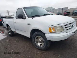 2001 Ford F-150 XL z VIN 1FTZF17231NA87500, wystawiony jako IAAI lot #41928603 z przebiegiem 131 883 mil mil oraz . Historia ofert i sprzedaży dostępna na DreamBid. Obrazek 1.