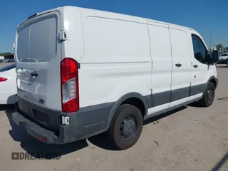 2018 Ford Transit z VIN 1FTYE1ZM0JKB51992, wystawiony jako IAAI lot #42243487 z przebiegiem 123 456 mil mil oraz . Historia ofert i sprzedaży dostępna na DreamBid. Obrazek 4.