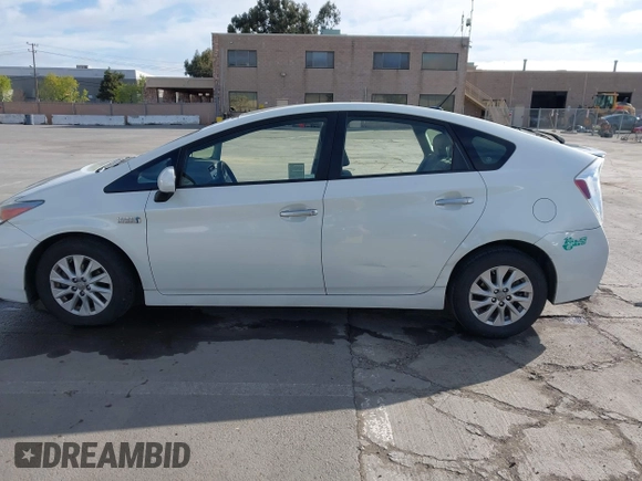 2014 Toyota Prius z VIN JTDKN3DP6E3060728, wystawiony jako IAAI lot #41993542 z przebiegiem 149 891 mil mil oraz . Historia ofert i sprzedaży dostępna na DreamBid. Obrazek 15.