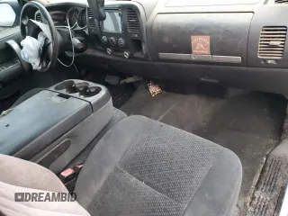 2008 GMC Sierra 1500 SL z VIN 1GTEC19C98Z174947, wystawiony jako Copart lot #79313314 z przebiegiem Nie podano mil oraz Nie do naprawy • Non repairable. Historia ofert i sprzedaży dostępna na DreamBid. Obrazek 8.