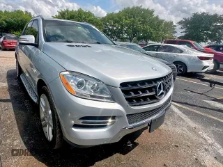 2015 Mercedes-Benz M 350 z VIN 4JGDA5JB3FA498186, wystawiony jako Copart lot #65097235 z przebiegiem 126 227 mil mil oraz Czysty tytuł • Clean title. Historia ofert i sprzedaży dostępna na DreamBid. Obrazek 1.