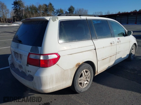 2007 Honda Odyssey EX with VIN 5FNRL38417B055298, listed as a IAAI auction lot 39332584 with 232,760 mi miles. Bid and sale history available at carsss.com. Image 4.