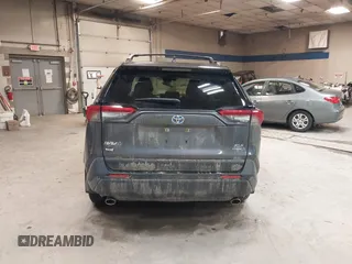 2021 Toyota RAV4 Hybrid XLE with VIN JTMRWRFV2MD125979, listed as a IAAI auction lot 41686695 with 79,737 mi miles. Bid and sale history available at carsss.com. Image 17.
