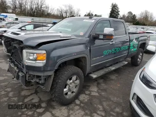 2019 GMC Sierra 3500HD Denali z VIN 1GT42WEY2KF249008, wystawiony jako Copart lot #47448055 z przebiegiem 208 811 mil mil oraz Szkody całkowita. Historia ofert i sprzedaży dostępna na DreamBid. Obrazek 1.