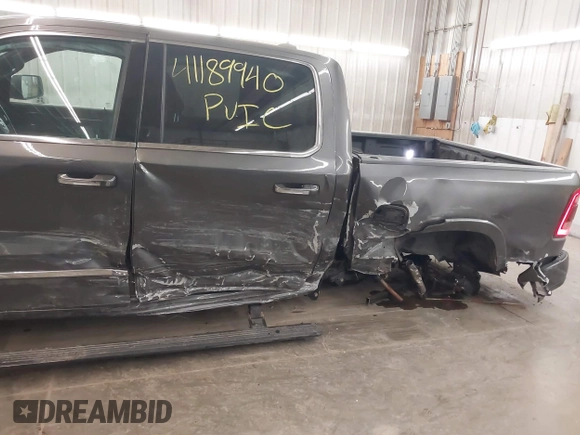 2020 Ram 1500 Limited with VIN 1C6SRFHT8LN254585, listed as a IAAI auction lot 41189940 with 58,631 mi miles. Bid and sale history available at carsss.com. Image 6.