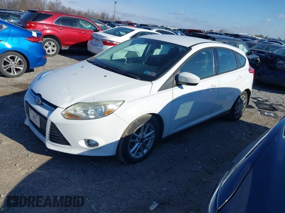 2012 Ford Focus SE z VIN 1FAHP3K29CL265135, wystawiony jako IAAI lot #40989480 z przebiegiem 158 742 mil mil oraz . Historia ofert i sprzedaży dostępna na DreamBid. Obrazek 2.