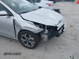 2021 Kia Forte LXS z VIN 3KPF24AD5ME269640, wystawiony jako IAAI lot #41381510 z przebiegiem 107 942 mil mil oraz . Historia ofert i sprzedaży dostępna na DreamBid. Obrazek 6.