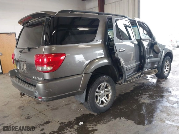 2005 Toyota Sequoia Limited with VIN 5TDBT48A95S241368, listed as a IAAI auction lot 41753836 with 223,483 mi miles. Bid and sale history available at carsss.com. Image 4.