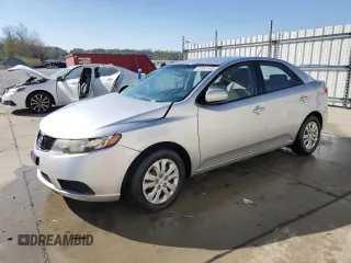 2010 Kia Forte EX z VIN KNAFU4A21A5066595, wystawiony jako Copart lot #53303195 z przebiegiem 190 992 mil mil oraz Nie do naprawy. Historia ofert i sprzedaży dostępna na DreamBid. Obrazek 1.