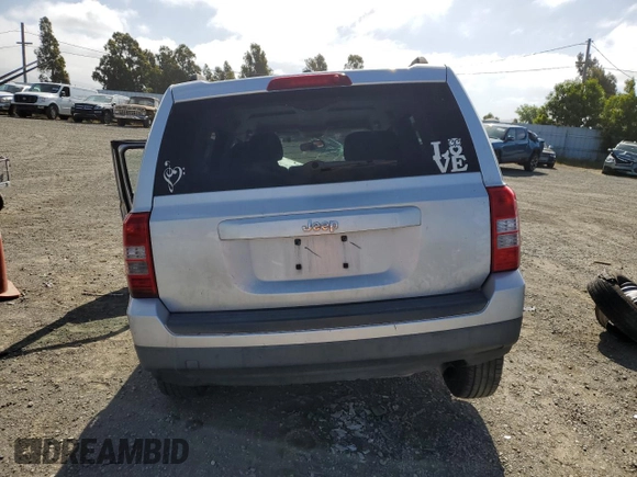 2014 Jeep Patriot Sport с VIN 1C4NJPBA9ED545082, выставлен на аукционе Copart как лот 56802345 с пробегом Не указан миль и Списание • Salvage title. История ставок и продаж доступна на DreamBid. Изображение 6.