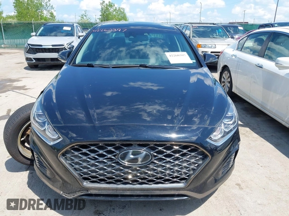 2019 Hyundai Sonata Sport z VIN 5NPE34AF1KH797081, wystawiony jako IAAI lot #42260397 z przebiegiem 72 348 mil mil oraz . Historia ofert i sprzedaży dostępna na DreamBid. Obrazek 12.