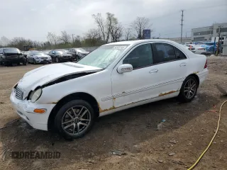 2001 Mercedes-Benz C 320 z VIN WDBRF64J41F032524, wystawiony jako Copart lot #54593195 z przebiegiem 108 126 mil mil oraz Szkoda całkowita • Salvage title. Historia ofert i sprzedaży dostępna na DreamBid. Obrazek 1.