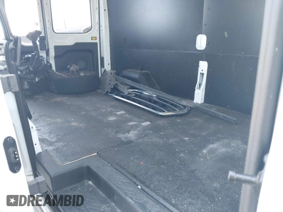 2020 Ford Transit Cargo z VIN 1FTBR1C83LKB03380, wystawiony jako IAAI lot #40415265 z przebiegiem 56 452 mil mil oraz . Historia ofert i sprzedaży dostępna na DreamBid. Obrazek 8.