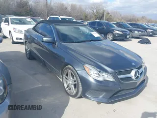 2014 Mercedes-Benz E-Class E 350 with VIN WDDKK5KF2EF230389, listed as a IAAI auction lot 41724613 with 52,245 mi miles. Bid and sale history available at carsss.com. Image 1.