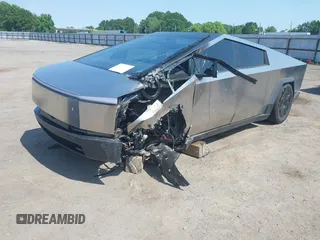 2024 Tesla Cybertruck с VIN 7G2CEHED5RA053763, выставлен на аукционе IAAI как лот 42337217 с пробегом Не указан миль и . История ставок и продаж доступна на DreamBid. Изображение 2.