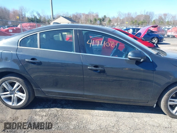 2015 Volvo S60 T5 Premier with VIN YV1612TB3F2315107, listed as a IAAI auction lot 41911081 with 121,149 mi miles. Bid and sale history available at carsss.com. Image 14.