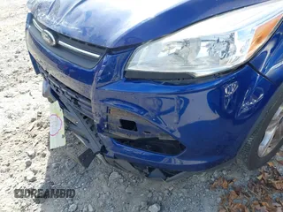 2016 Ford Escape SE with VIN 1FMCU0G7XGUA08559, listed as a IAAI auction lot 41795275 with 98,354 mi miles. Bid and sale history available at carsss.com. Image 6.