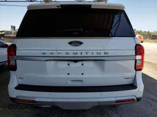 2024 Ford Expedition Max XLT with VIN 1FMJK1J8XREA29588, listed as a Copart auction lot 53711395 with 32,783 mi miles and Non repairable. Bid and sale history available at DreamBid. Image 6.