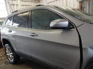 2014 Jeep Cherokee Limited z VIN 1C4PJMDS3EW183784, wystawiony jako IAAI lot #42225703 z przebiegiem 193 507 mil mil oraz . Historia ofert i sprzedaży dostępna na DreamBid. Obrazek 13.