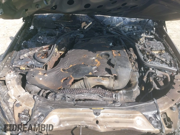 2020 Mercedes-Benz C 300 z VIN W1KWJ8DB4LG008833, wystawiony jako IAAI lot #41409610 z przebiegiem Nie podano mil oraz . Historia ofert i sprzedaży dostępna na DreamBid. Obrazek 10.