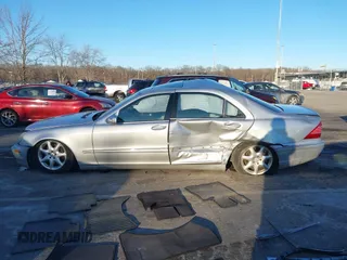 2006 Mercedes-Benz S 430 with VIN WDBNG83J96A481663, listed as a IAAI auction lot 41364480 with Not Provided miles and . Bid and sale history available at carsss.com. Image 15.