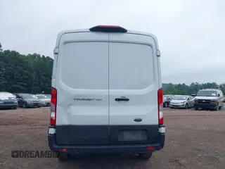 2023 Ford Transit Cargo с VIN 1FTBR1C84PKA95943, выставлен на аукционе IAAI как лот 42608287 с пробегом 32 639 миль миль и . История ставок и продаж доступна на DreamBid. Изображение 16.