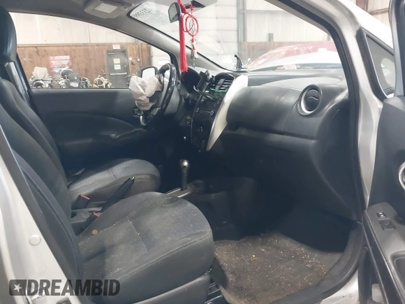 2015 Nissan Note S with VIN 3N1CE2CP9FL375354, listed as a IAAI auction lot 42333993 with 95,452 mi miles and . Bid and sale history available at DreamBid. Image 5.