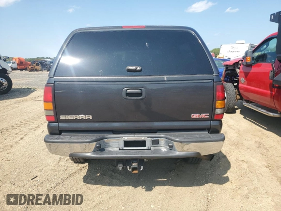 2005 GMC Sierra 2500HD SLT with VIN 1GTHK292X5E141116, listed as a Copart auction lot 61093415 with 160,630 mi miles and Salvage title. Bid and sale history available at DreamBid. Image 6.
