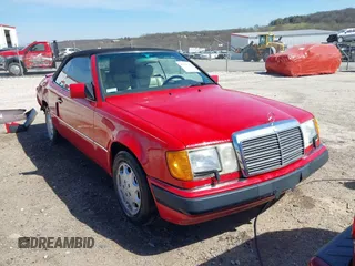 1993 Mercedes-Benz E Class with VIN WDBEA66E7PB881589, listed as a IAAI auction lot 41808158 with 81,268 mi miles. Bid and sale history available at carsss.com. Image 1.